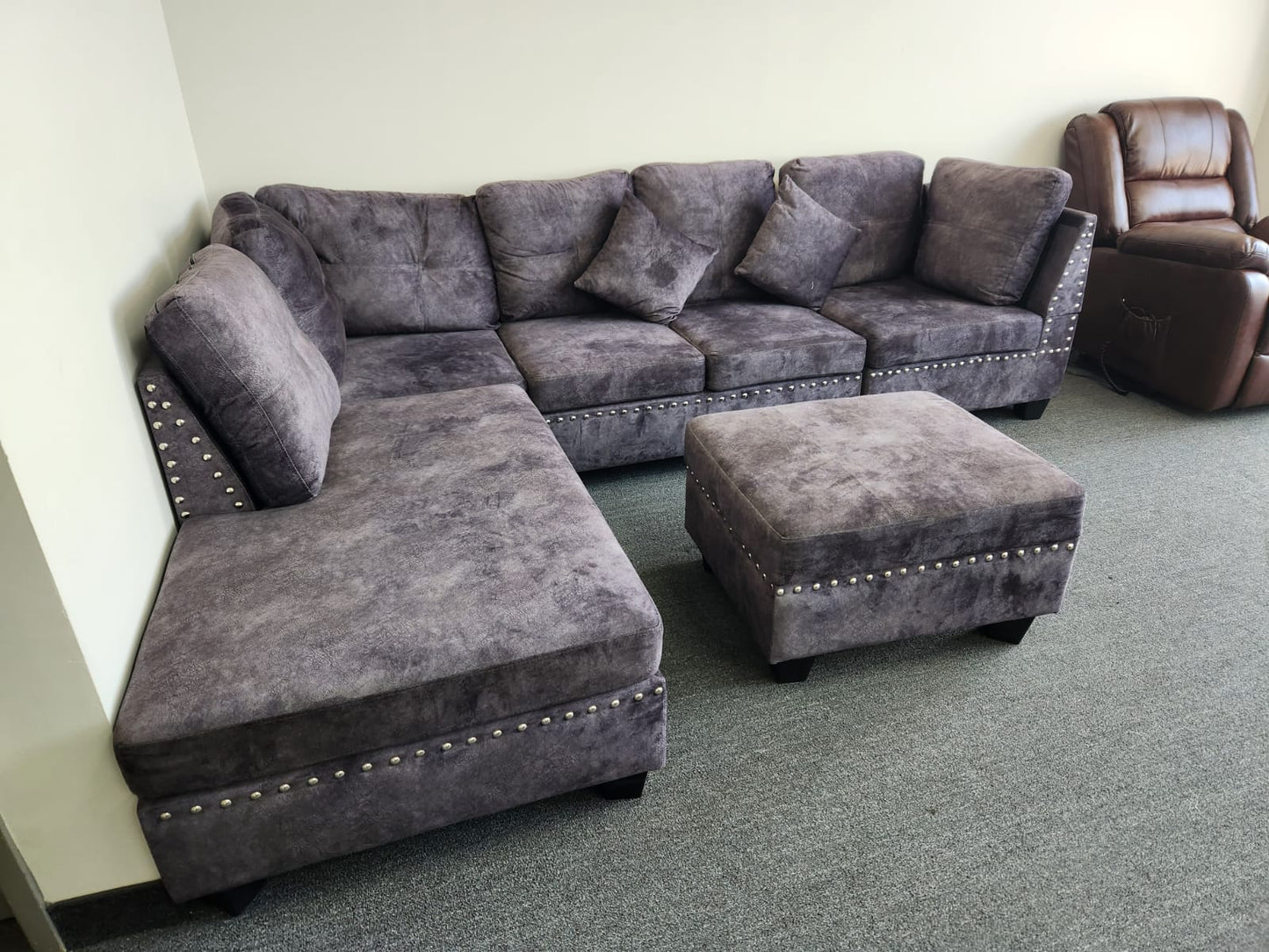 IRIS Reversible Sectional